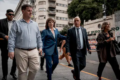 patricia-bullrich-junto-a-bartolome-abdala-en-el-NWIANX7QIVFPNHGWVH4A24R2BA