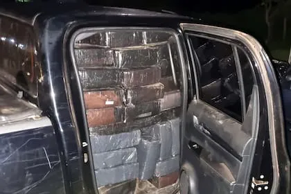 el-convoy-de-19-vehiculos-incluia-camionetas-YV2V3FZZQJCZLLD3GX27JV4MME