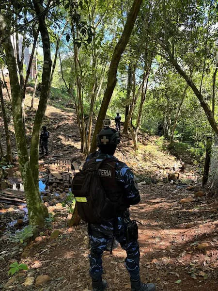 Policía . Iguazu (1)