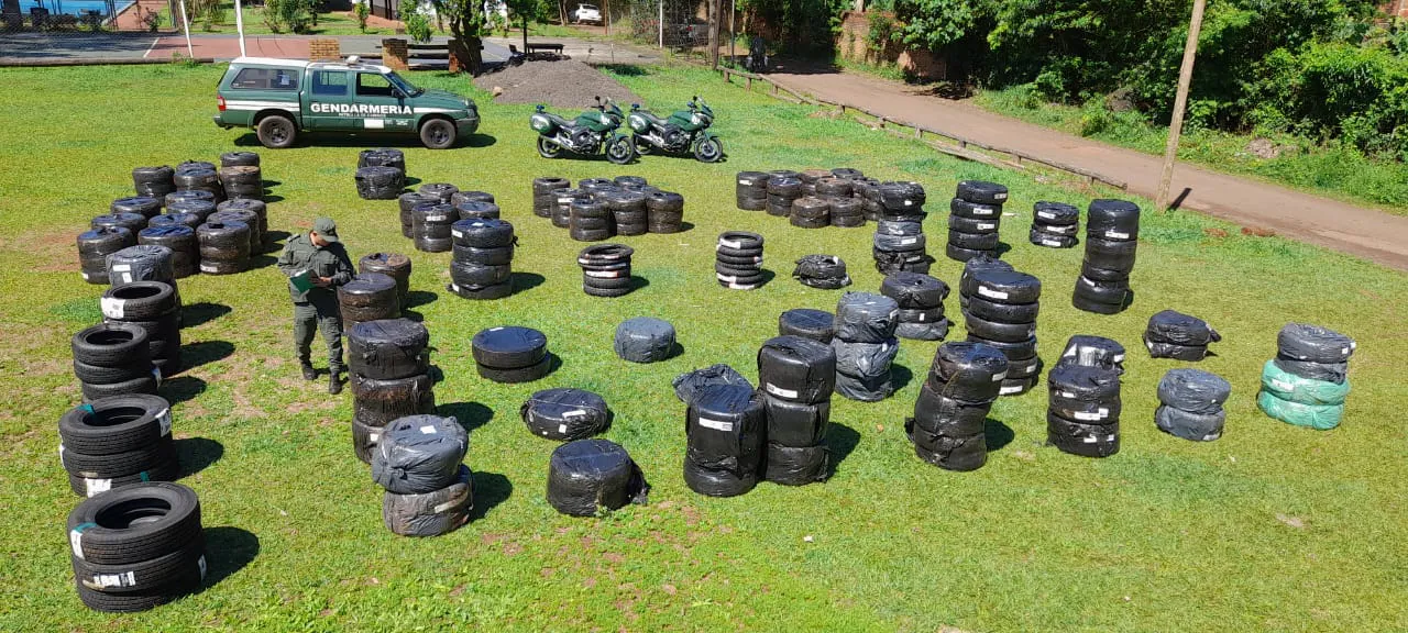 abren_193_encomiendas_con_262_neumaticos_de_contrabando_1