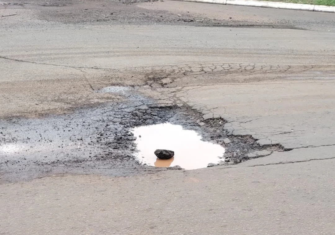 Pavimento con problemas en San Javier 
