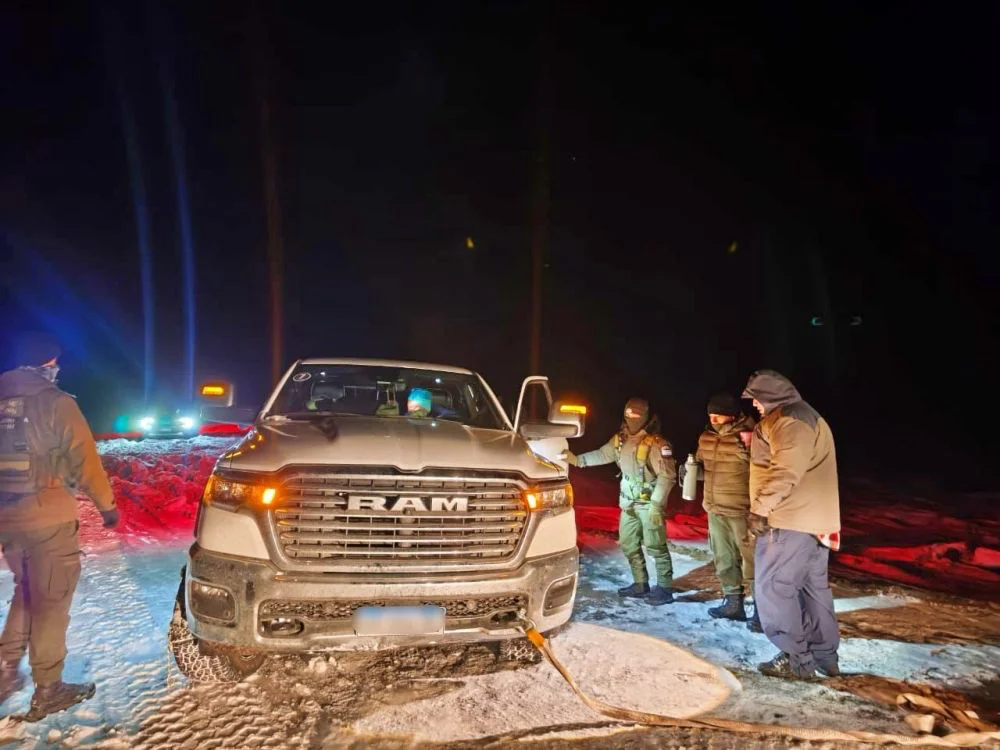 rescate_cinco_personas_en_neuquen_6