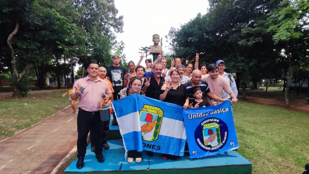 Homenaje Aparicio Almeida