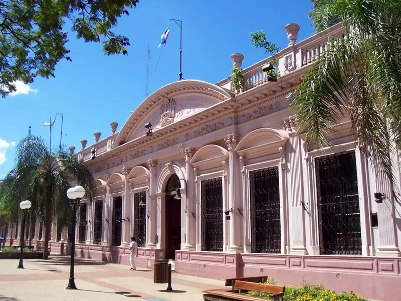 Posadas_-_Centro_-_Casa_de_Gobierno_de_Misiones-1024x768
