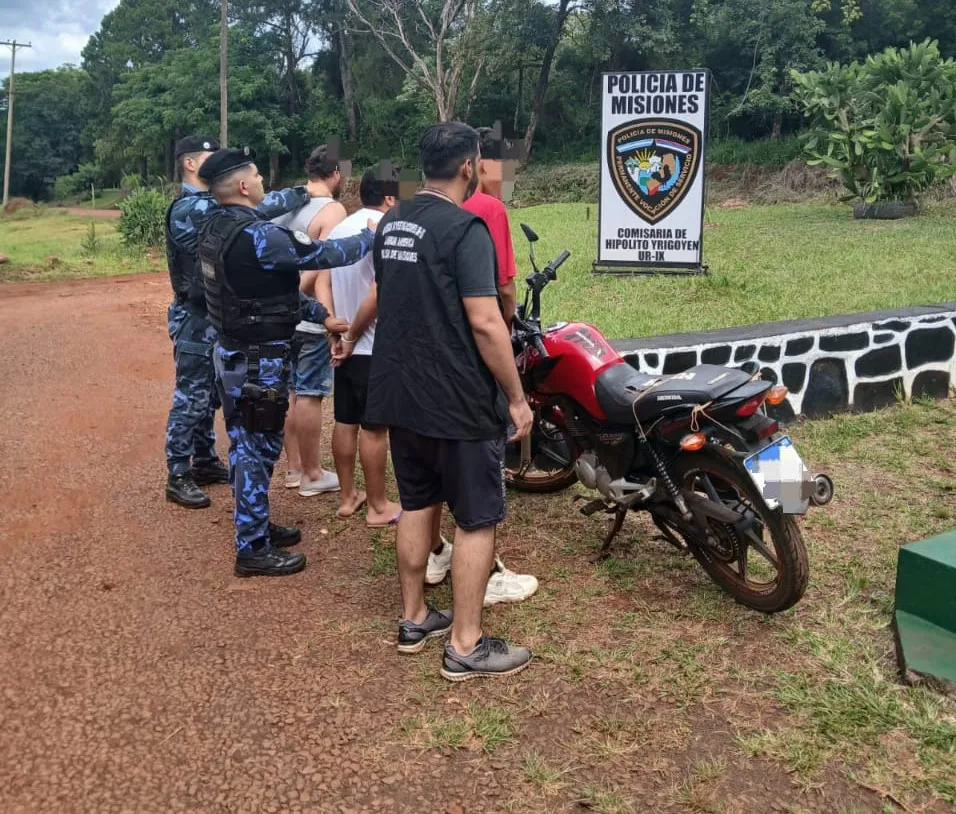 Ya-son-tres-los-detenidos-tras-el-ataque-a-policias-en-Hipolito-Yrigoyen-2