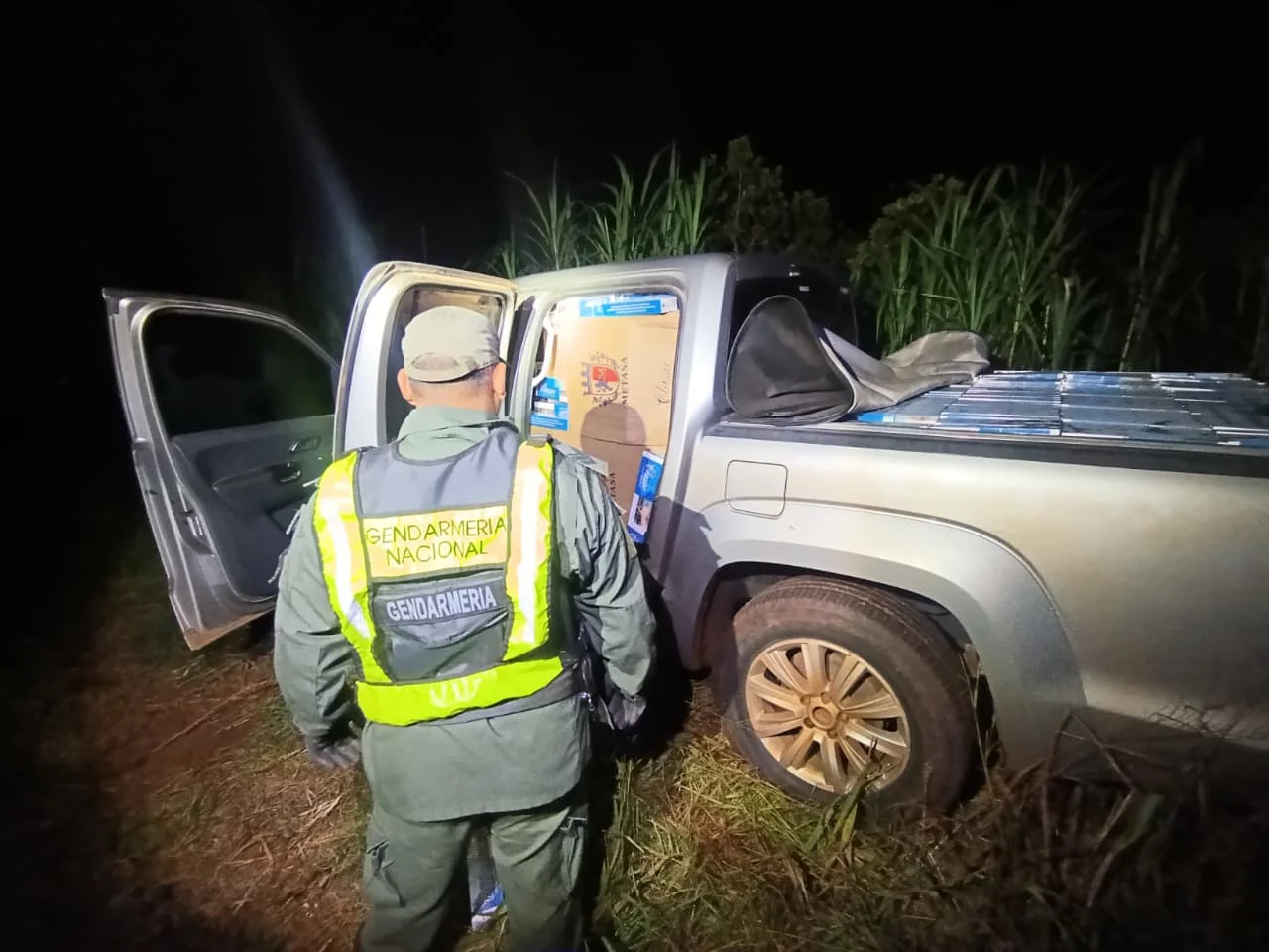 en_una_zona_rural_abandonan_19.500_atados_de_cigarrillos_2