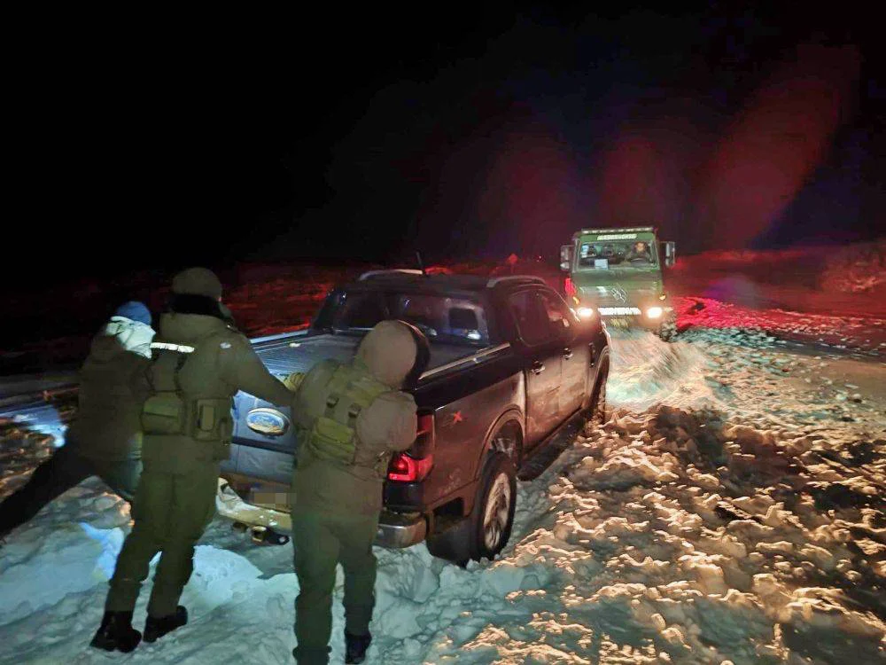 rescate_cinco_personas_en_neuquen_5