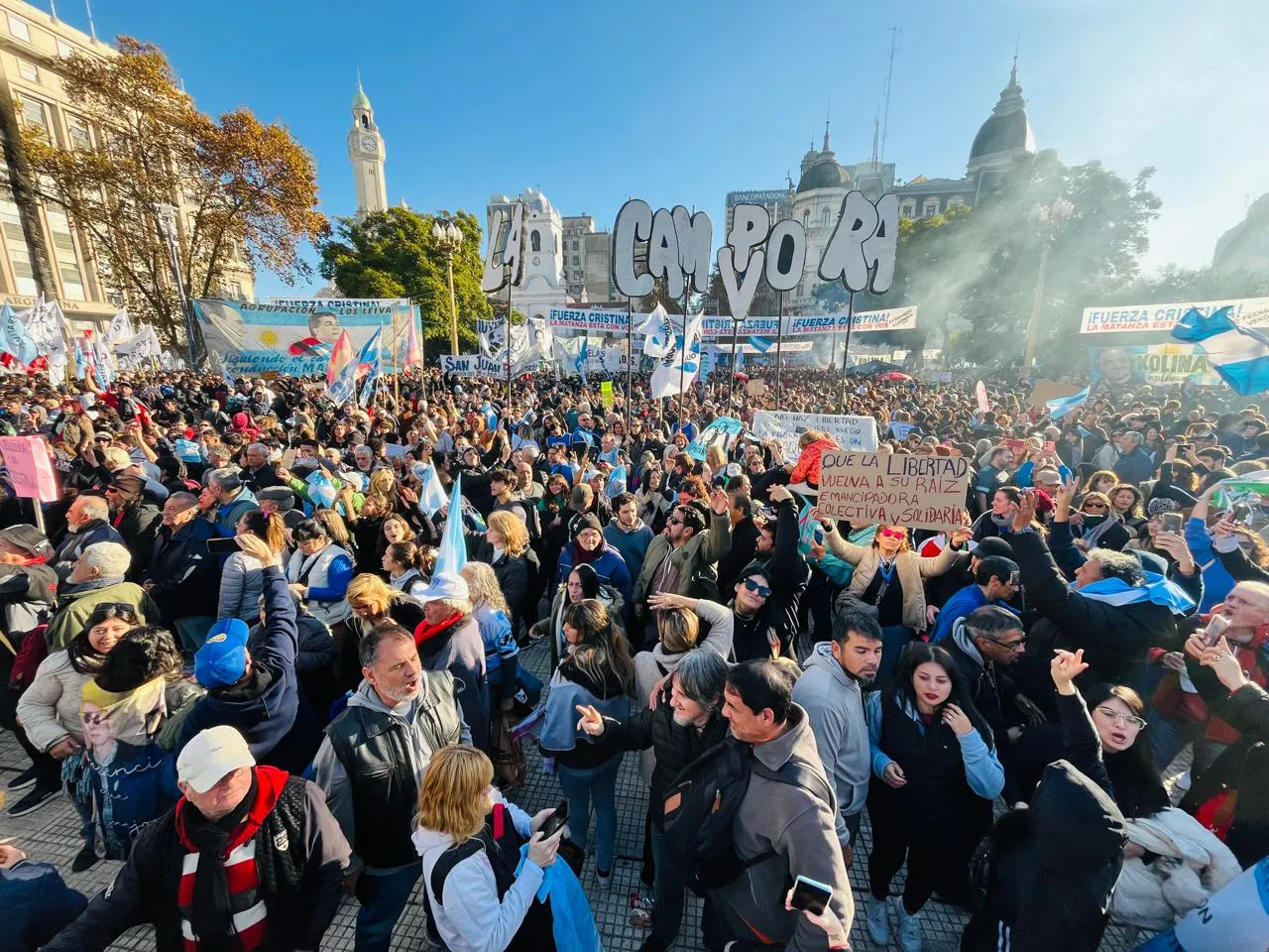 MANIFESTACION-DEL-PERONISMO-POR-CRISTINA-CONDENADA-11