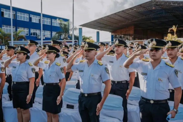 Copia-de-2022-12-19-Posadas-Entrega-de-sables-egresados-policia-31-scaled-1