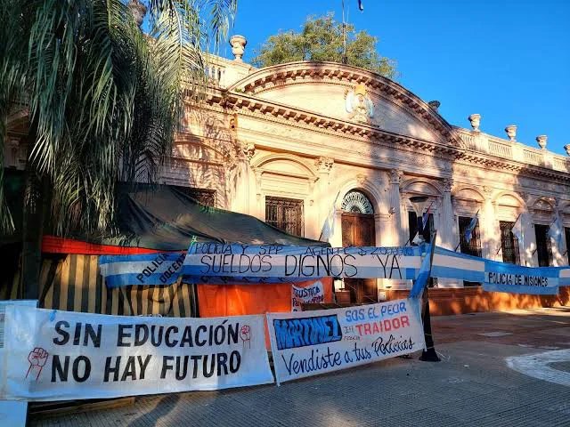 Acampe. Gobernación