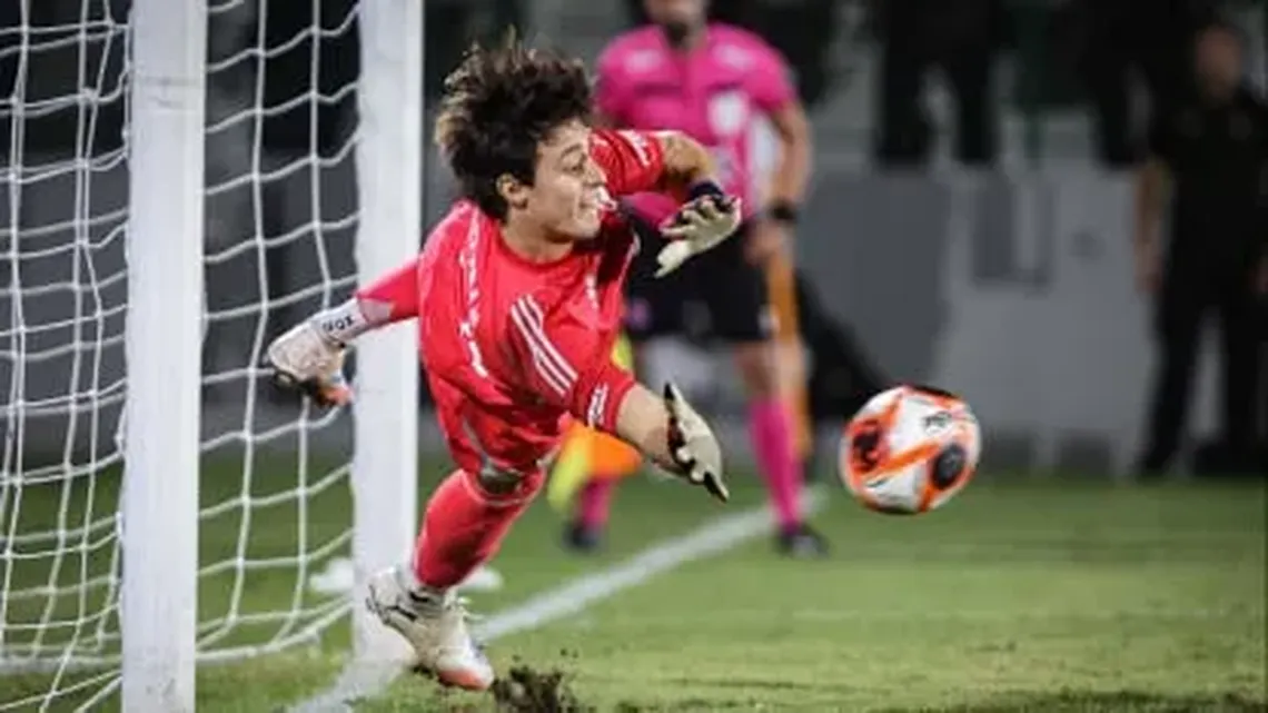 santiago-beltran-atajo-un-penal-la-tanda-y-river-le-gano-penarol