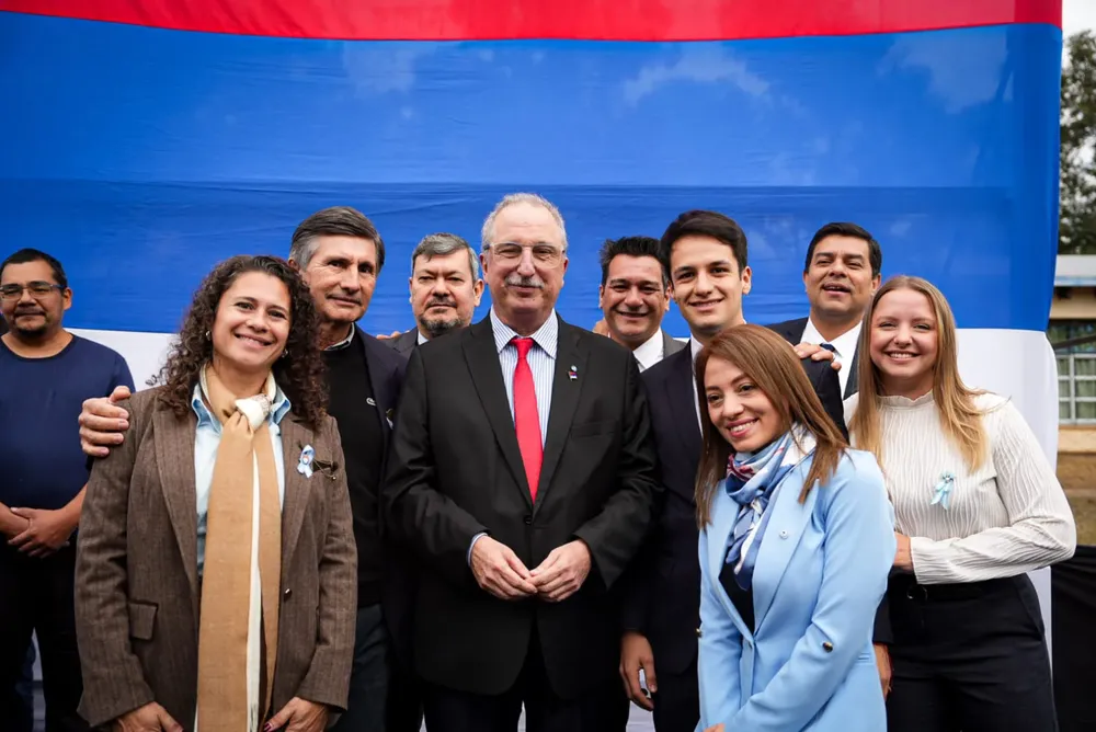 Passalacqua con legisladores en Cerro Cora 