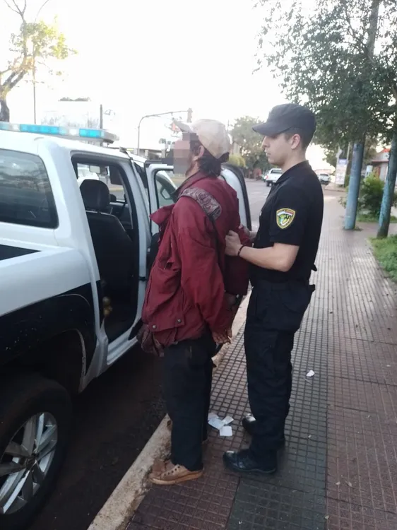 Montecarlo. Daños en la municipalidad. Un detenido